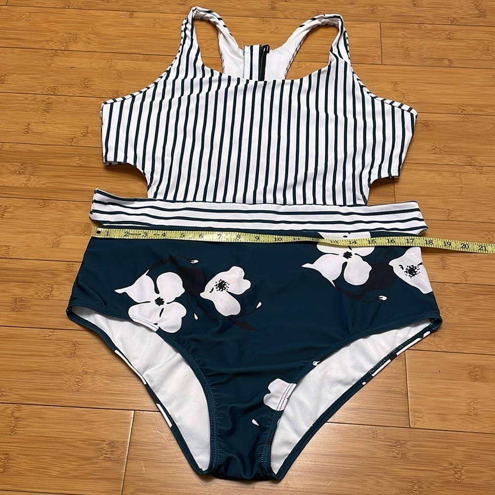 Stripped Floral One Piece Swimsuit Size XXL White Green Zip Tie Back - Picture 13 of 15